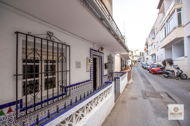 Foto 2 de Chalet en venta en barrio De Las Maravillas de 5 habitaciones con terraza y balcón