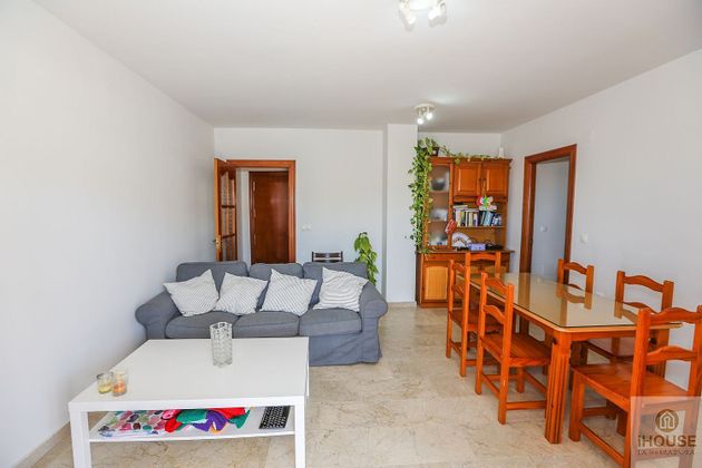 Foto 1 de Alquiler de piso en La Herradura de 3 habitaciones con muebles y balcón