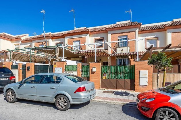 Foto 2 de Casa adossada en venda a Arco Norte - Avda. España de 4 habitacions amb terrassa i jardí