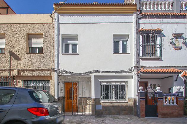 Foto 1 de Casa adossada en venda a Coria del Río de 3 habitacions i 102 m²