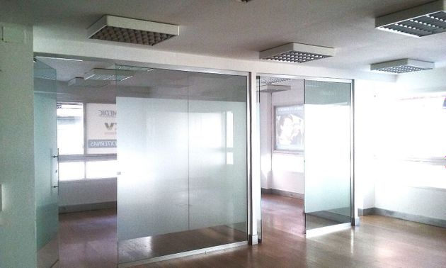 Foto 2 de Oficina en alquiler en Los Remedios con ascensor