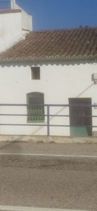 Foto 1 de Venta de casa adosada en Castillo de las Guardas (El) de 3 habitaciones con piscina