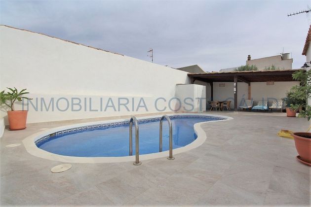Foto 2 de Xalet en venda a calle Bogotá de 3 habitacions amb terrassa i piscina