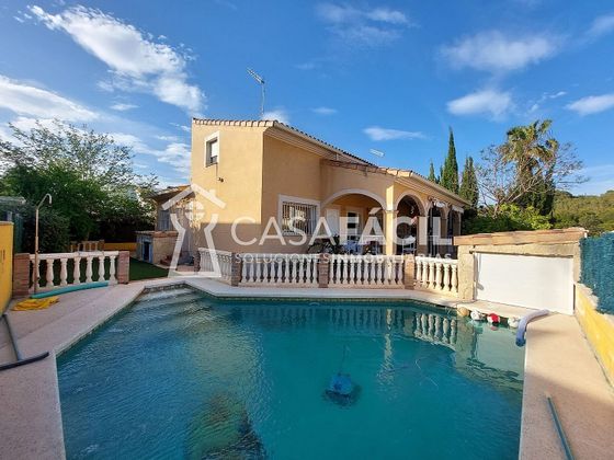Foto 2 de Xalet en venda a Godelleta de 6 habitacions amb terrassa i piscina