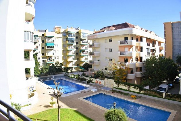 Foto 2 de Pis en venda a calle Alverto Fernandez de 2 habitacions amb terrassa i piscina