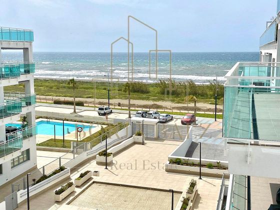 Foto 1 de Pis en venda a Laguna Beach de 2 habitacions amb terrassa i piscina