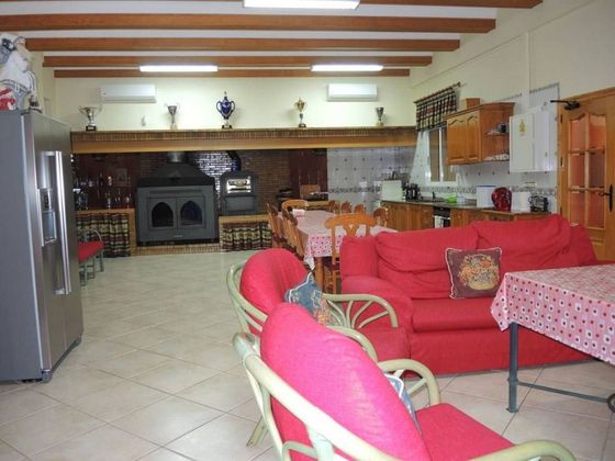 Foto 2 de Chalet en venta en Jumilla de 6 habitaciones con terraza y piscina