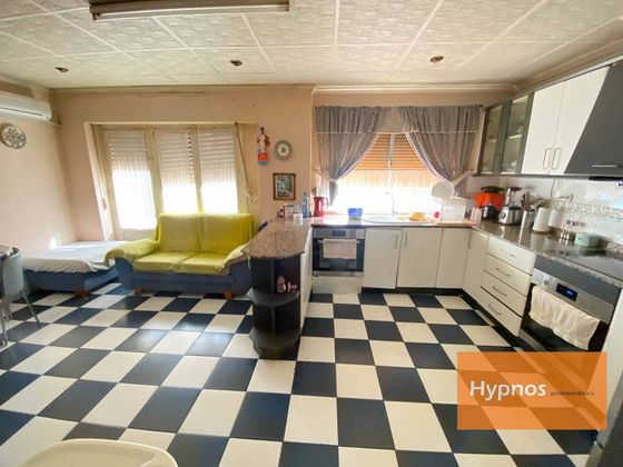 Foto 2 de Piso en venta en Jumilla de 7 habitaciones con terraza y aire acondicionado