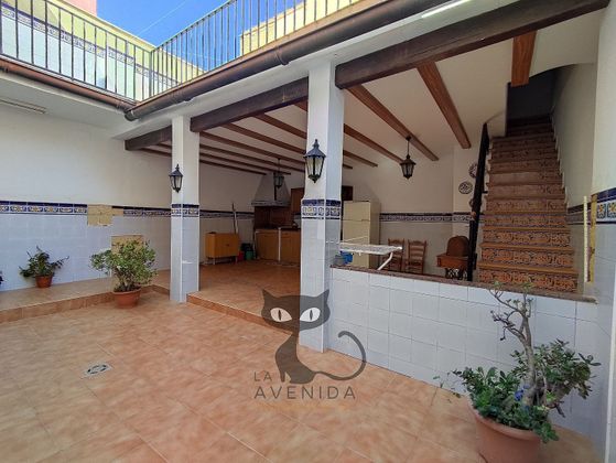 Foto 1 de Venta de casa en Massanassa de 8 habitaciones con terraza y garaje
