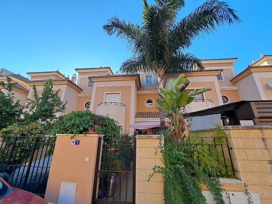 Foto 2 de Casa adosada en venta en Arenal - La Pólvora de 4 habitaciones con terraza y balcón