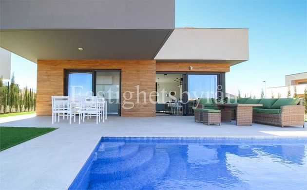 Foto 2 de Venta de casa en calle Río Pisuerga de 3 habitaciones con terraza y piscina
