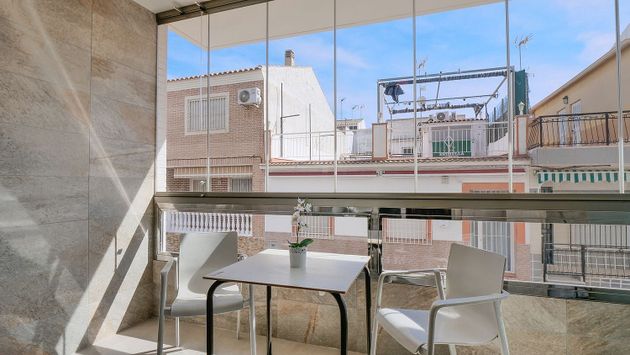 Foto 2 de Pis en venda a calle Tirso de Molina de 2 habitacions amb piscina i garatge