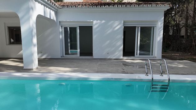 Foto 1 de Xalet en venda a avenida De Jerez de 3 habitacions amb terrassa i piscina