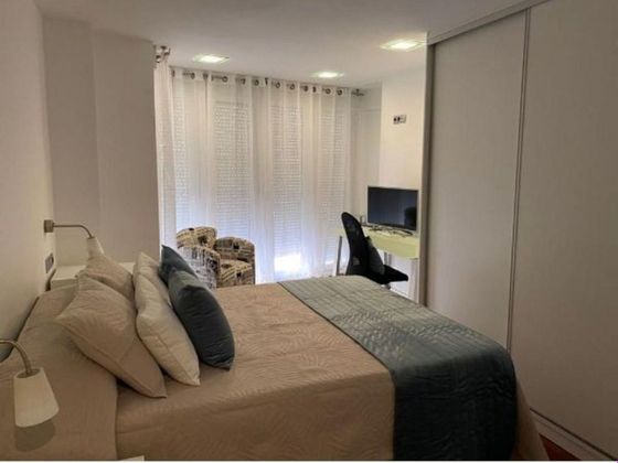 Foto 1 de Venta de piso en Centro - Murcia de 2 habitaciones con muebles y aire acondicionado