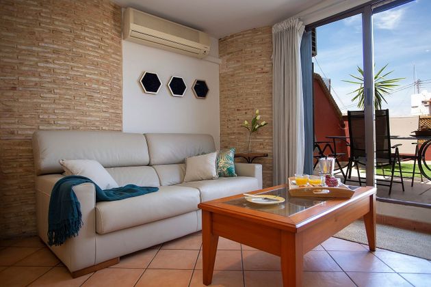 Foto 2 de Pis en lloguer a avenida De Peris i Valero de 1 habitació amb terrassa i mobles