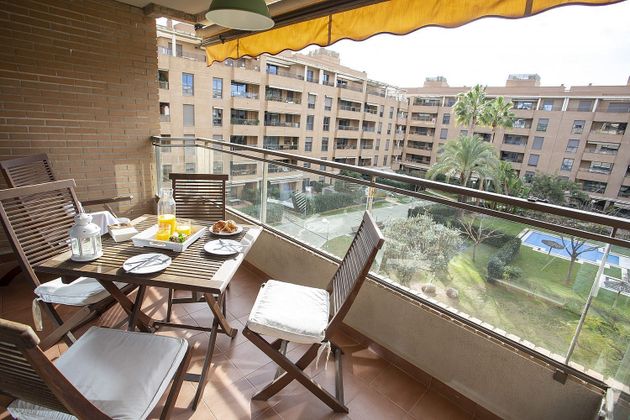 Foto 1 de Piso en alquiler en calle De la Marina Baixa de 3 habitaciones con terraza y piscina