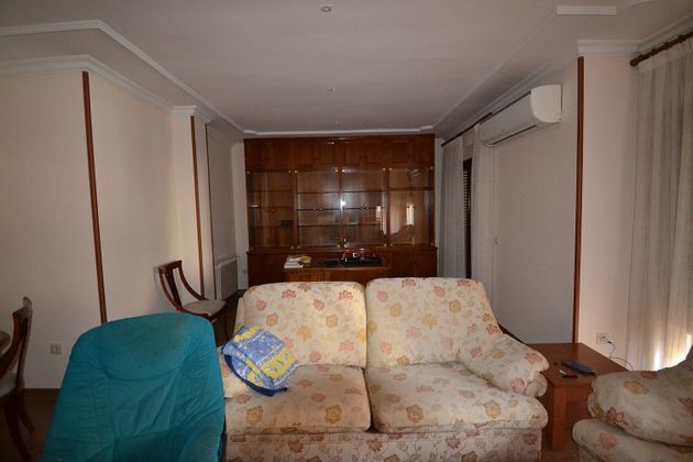 Foto 2 de Piso en venta en Plasencia de 3 habitaciones con terraza y garaje