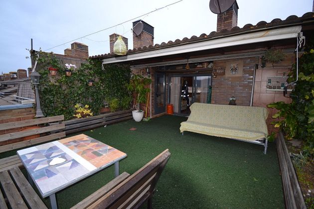 Foto 1 de Casa adossada en venda a Plasencia de 4 habitacions amb terrassa i piscina