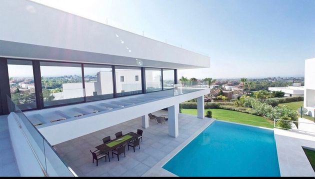 Foto 1 de Chalet en alquiler en calle Mirabella Hills de 5 habitaciones con terraza y piscina
