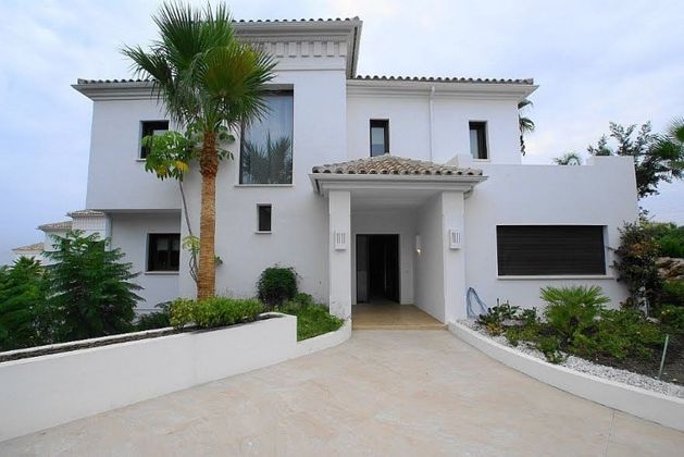Foto 1 de Xalet en lloguer a calle Lomas Magna Marbella Americk Banus de 5 habitacions amb terrassa i piscina