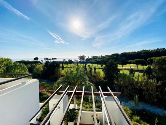 Foto 2 de Àtic en venda a urbanización Los Monteros de 3 habitacions amb terrassa i piscina