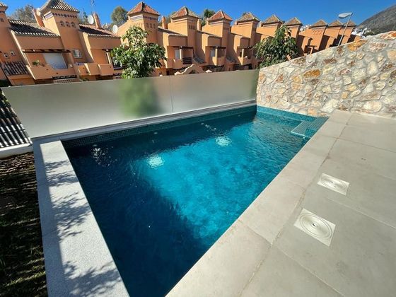 Foto 2 de Alquiler de casa adosada en calle Romano de 3 habitaciones con terraza y piscina