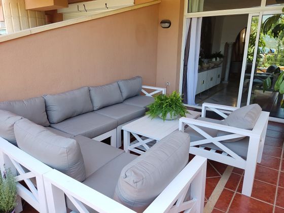 Foto 2 de Pis en lloguer a calle Magna Marbella de 2 habitacions amb terrassa i jardí