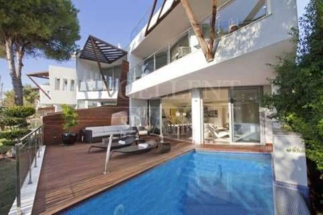 Foto 2 de Casa adossada en lloguer a calle Meisho Hills Sierra Blanca de 4 habitacions amb terrassa i piscina