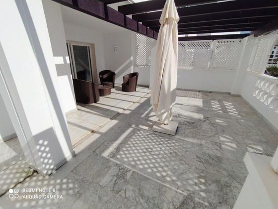 Foto 1 de Alquiler de piso en calle Las Gaviotas de 2 habitaciones con terraza y piscina