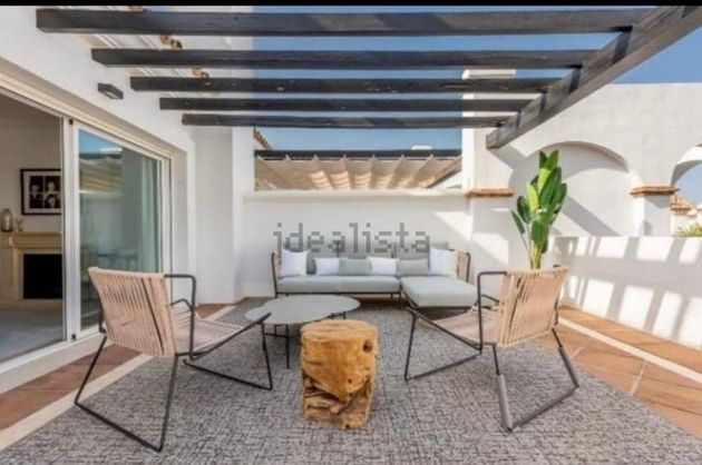 Foto 2 de Ático en alquiler en calle Montebello Hills de 2 habitaciones con terraza y piscina