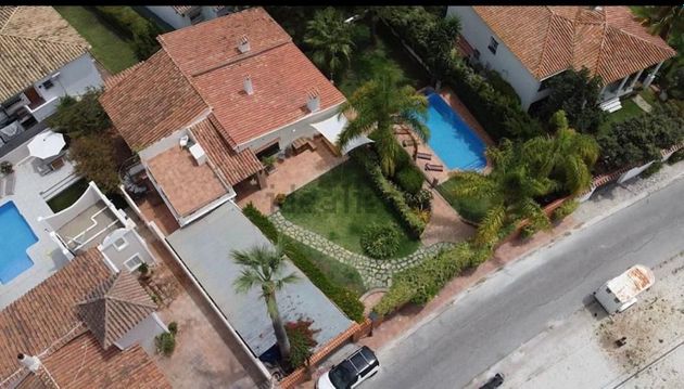 Foto 2 de Xalet en lloguer a calle Amapola de 6 habitacions amb terrassa i piscina