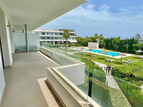 Foto 2 de Piso en venta en urbanización Belair de 4 habitaciones con terraza y piscina
