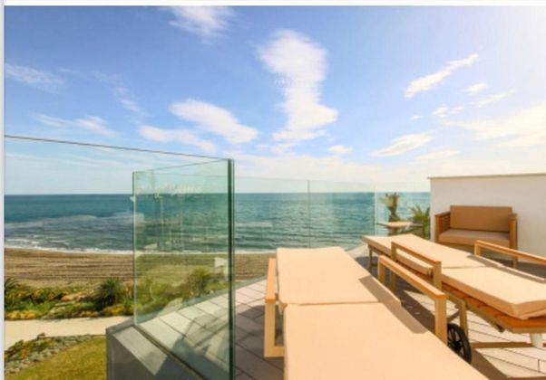 Foto 1 de Casa adossada en lloguer a calle Estepona de 3 habitacions amb terrassa i piscina
