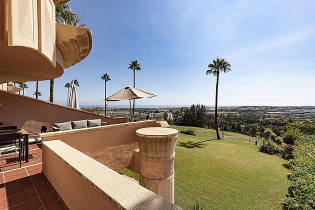Foto 2 de Pis en lloguer a calle Magna Marbella Calderon de la Barca de 2 habitacions amb terrassa i piscina