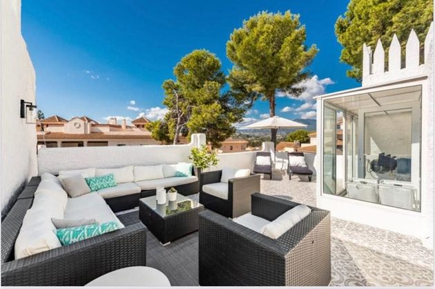Foto 1 de Casa adossada en lloguer a calle Pueblo Arabesque Nueva Andalucia de 4 habitacions amb terrassa i piscina