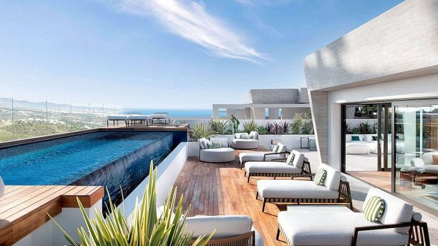 Foto 2 de Pis en lloguer a calle Epic Marbella de 4 habitacions amb terrassa i piscina