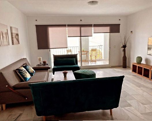Foto 2 de Dúplex en lloguer a calle Avjulio Iglesias Puerto Banus de 2 habitacions amb terrassa i mobles