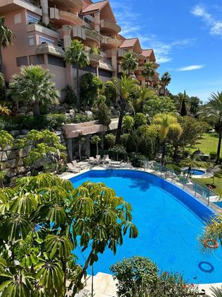 Foto 1 de Venta de piso en calle Magna Marbella de 3 habitaciones con terraza y piscina