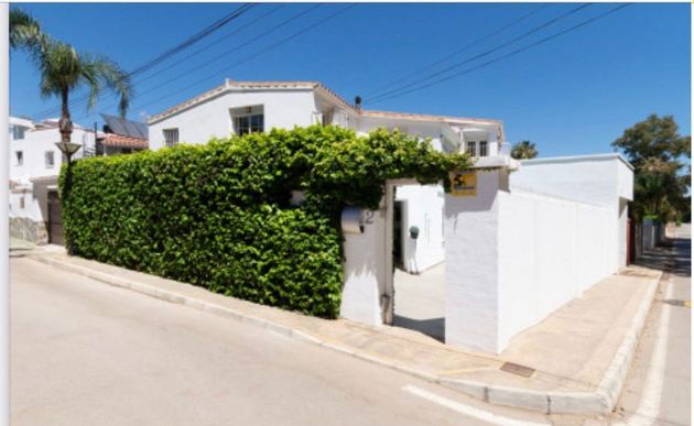 Foto 2 de Chalet en alquiler en calle Diseminado Ensanche Sur I de 4 habitaciones con terraza y piscina