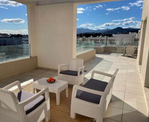 Foto 2 de Alquiler de ático en calle Albatros de 4 habitaciones con terraza y piscina