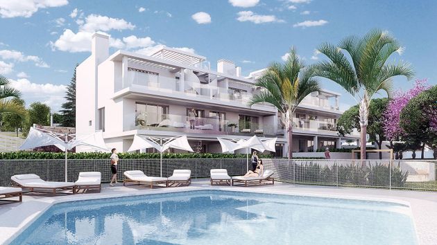 Foto 2 de Pis en lloguer a calle Le Miragecancelada de 3 habitacions amb terrassa i piscina