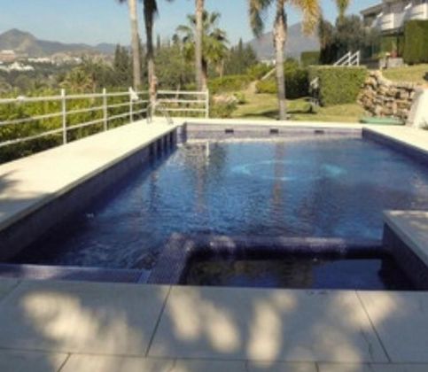 Foto 1 de Casa adossada en lloguer a avenida Juan Carlos I de 3 habitacions amb terrassa i piscina