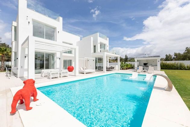 Foto 1 de Alquiler de chalet en calle La Quinta Benahavis de 5 habitaciones con terraza y piscina