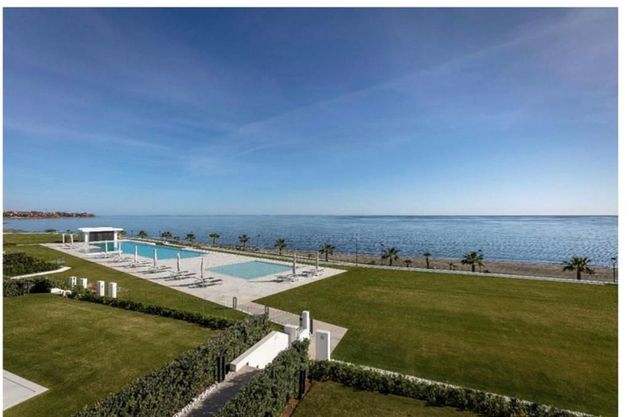 Foto 2 de Dúplex en venda a urbanización Emare de 3 habitacions amb terrassa i piscina