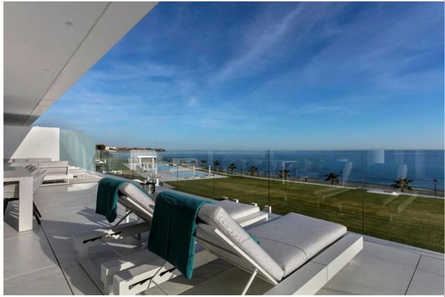 Foto 1 de Dúplex en lloguer a urbanización Emare de 3 habitacions amb terrassa i piscina