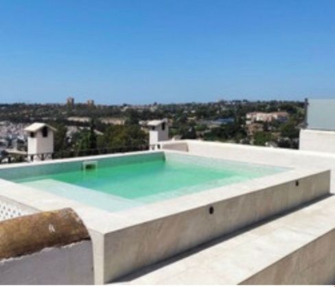 Foto 2 de Casa adossada en lloguer a calle Sierra Clubsierra Blanca de 3 habitacions amb terrassa i piscina