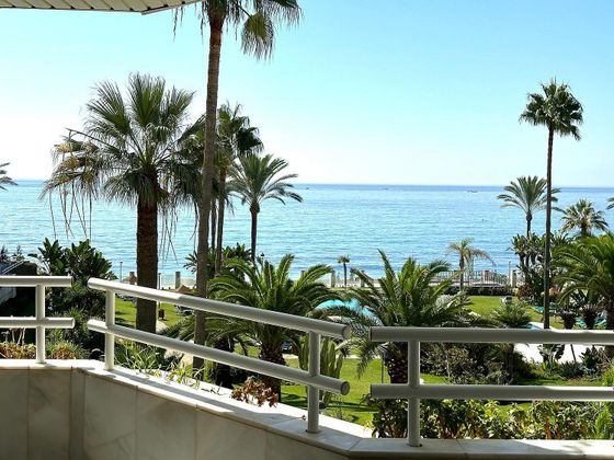 Foto 2 de Pis en lloguer a calle Playa Esmeralda de 3 habitacions amb terrassa i piscina