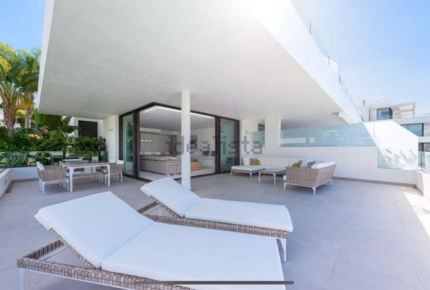 Foto 2 de Pis en lloguer a calle Cataleya de 3 habitacions amb terrassa i piscina