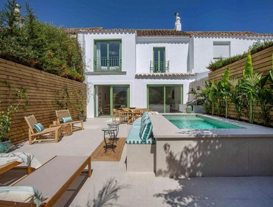 Foto 2 de Casa adossada en venda a calle San Pedro Playa de 4 habitacions amb terrassa i piscina