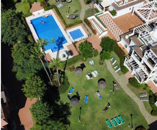 Foto 1 de Casa adosada en alquiler en calle Cortijo Blanco de 4 habitaciones con terraza y piscina